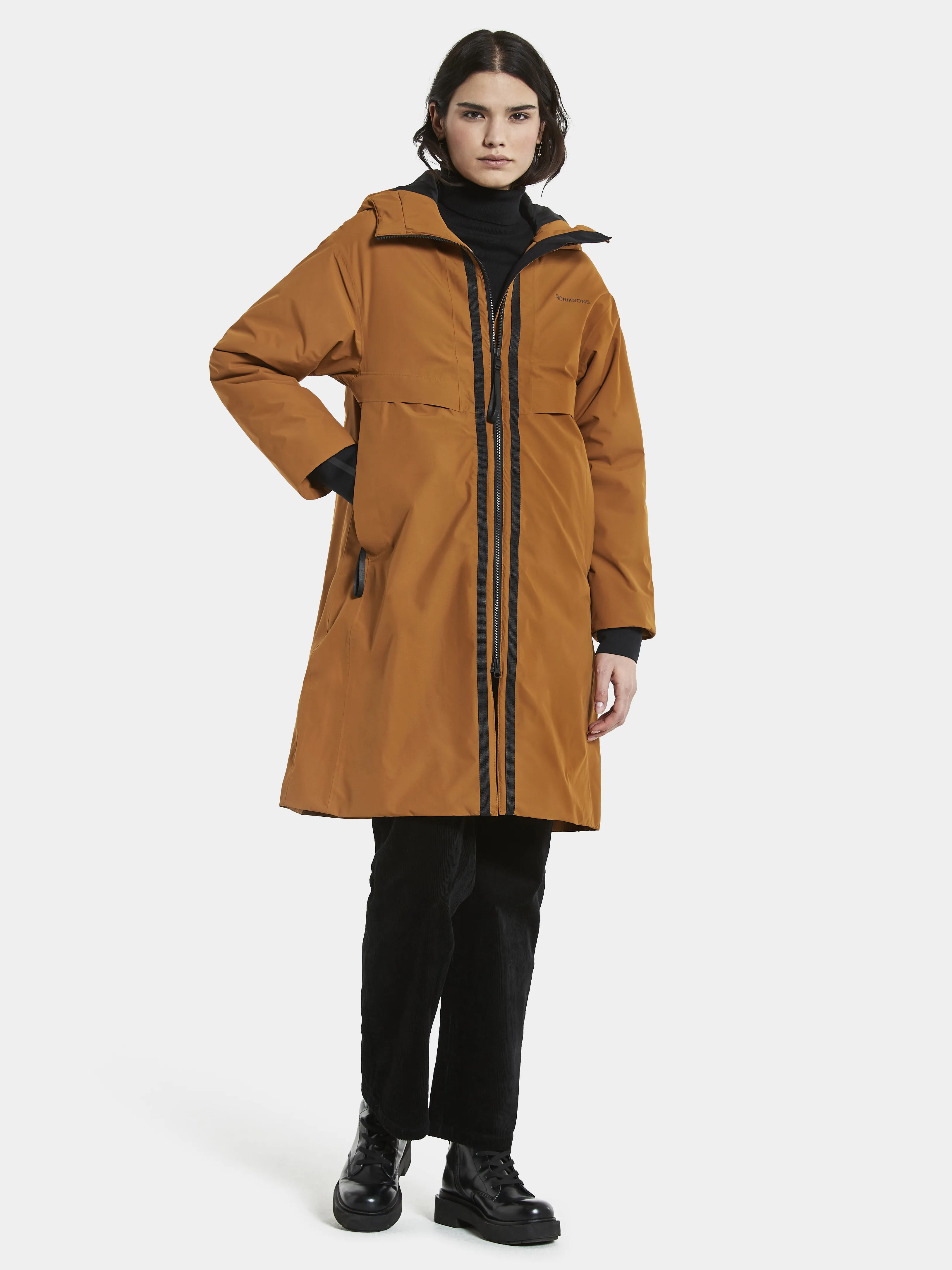 Didriksons Aino Women&#x27;s Parka 4 Cayenne | Buy Didriksons Aino Women&#x27;s Parka 4 Cayenne here | Outnorth