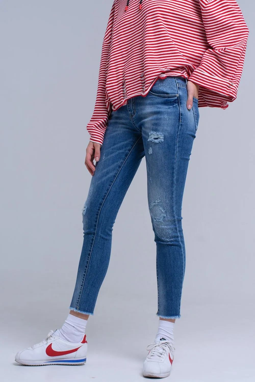 Distressed Skinny Jeans With Fringes