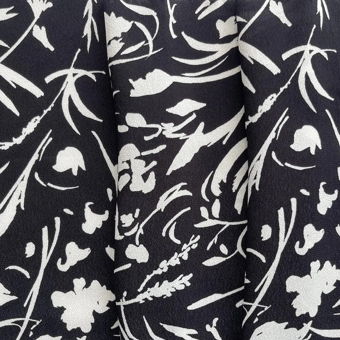 High-End Floral Silhouette Onyx Rayon Crepe (Made in Italy)