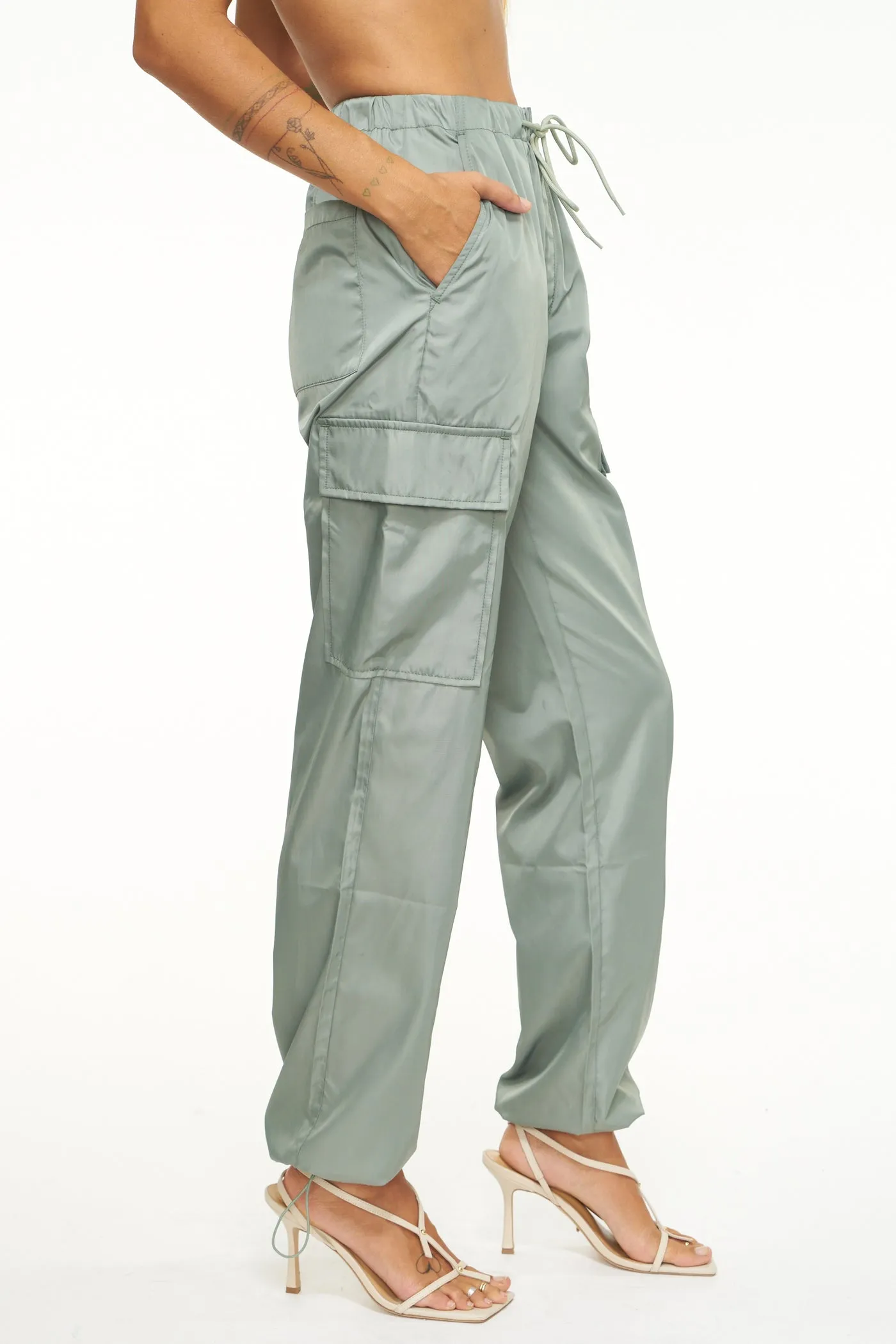 Pistola Jade Lightweight Cargo Trouser in Bluff