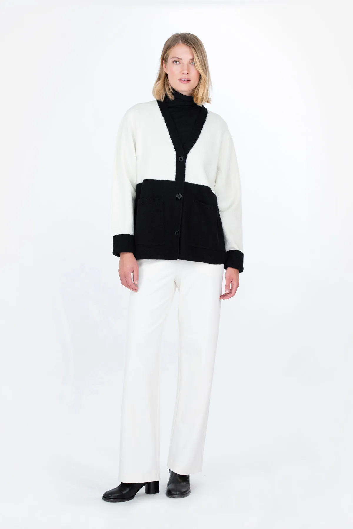 Saana Cardigan Black/White